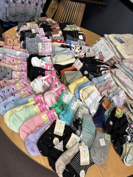 洋服の訪問販売でご利用者様たちが買い物をしました。 image 2